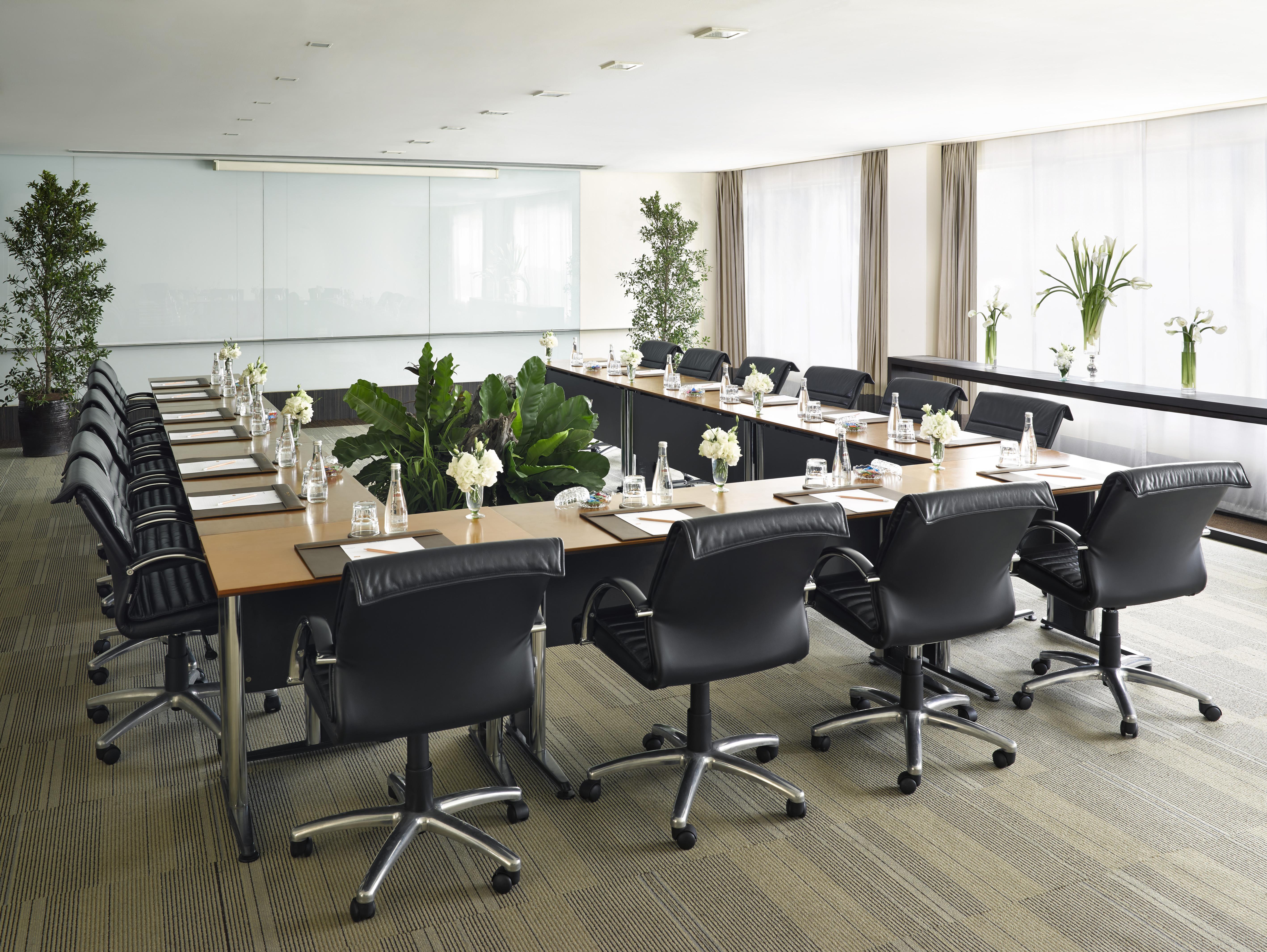 Dusit Thani Pattaya Exterior foto A meeting room