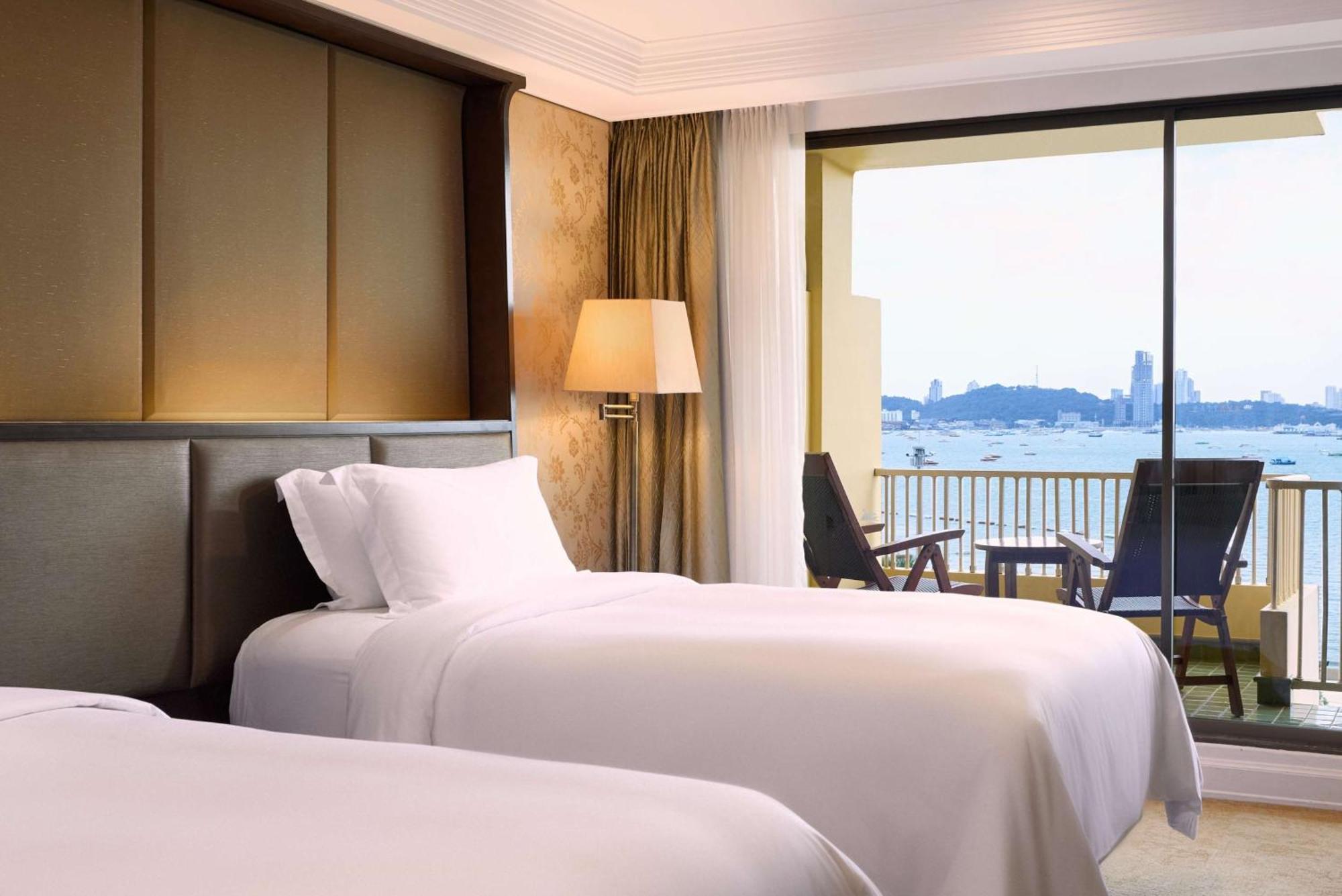 Dusit Thani Pattaya Exterior foto Deluxe Room