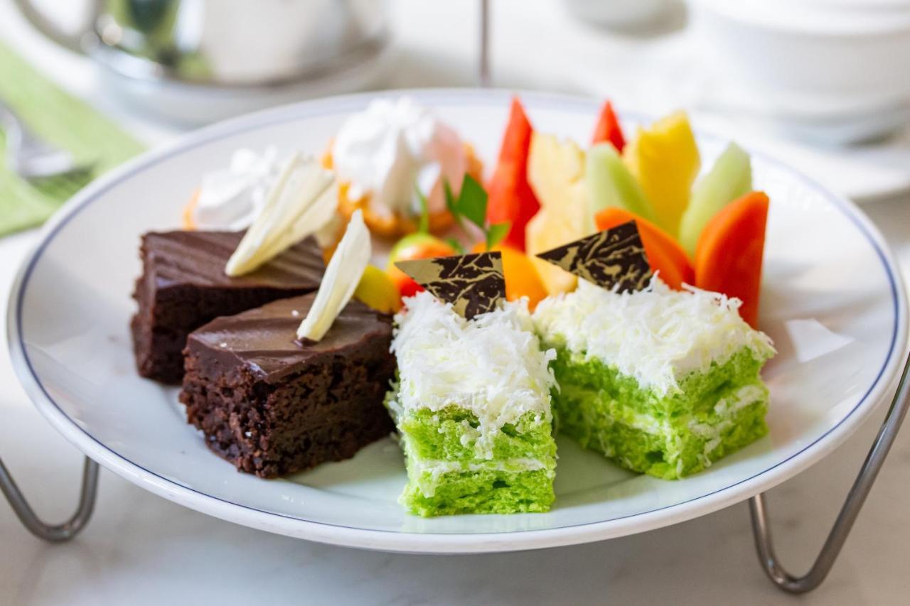 Dusit Thani Pattaya Exterior foto Pandan cake